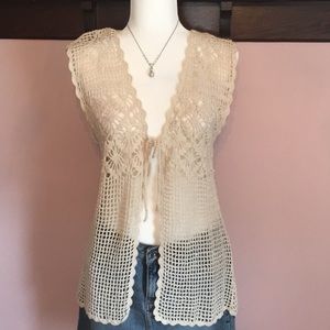 Sleeveless Crocheted vest